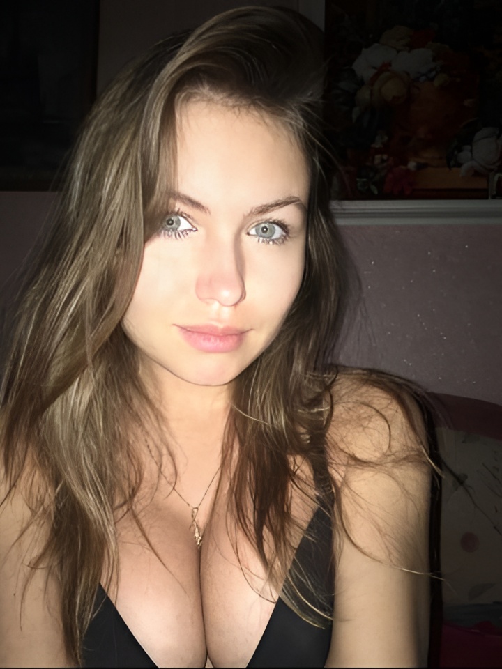 Стефания привлекальеная девушка из Новомосковска цена от 2500 руб