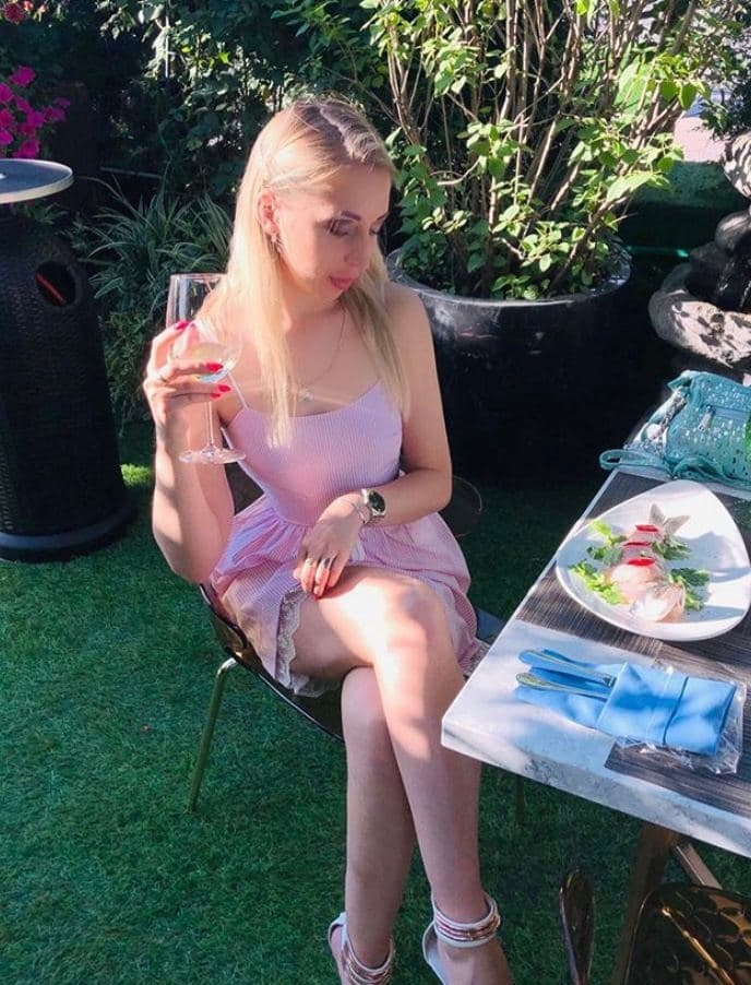 🎥 Ева привлекальеная девушка из Новомосковска цена от 5000 руб