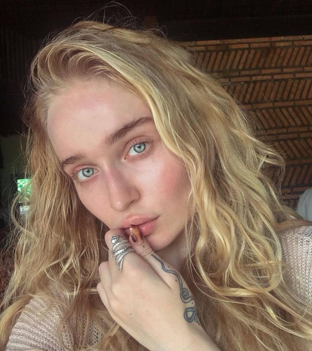 Яночка привлекальеная девушка из Новомосковска цена от 4000 руб