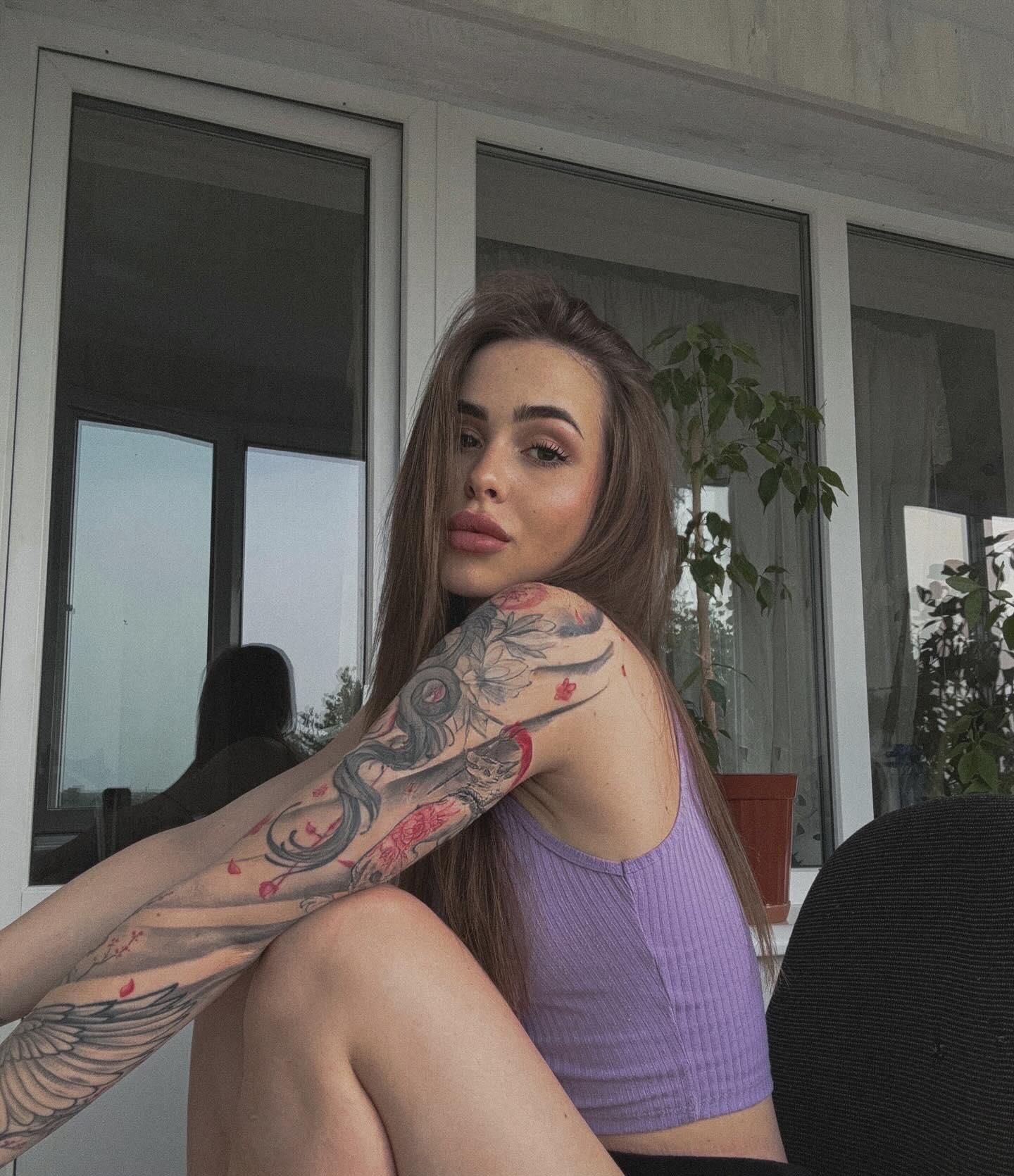 Луиза привлекальеная девушка из Новомосковска цена от 6000 руб