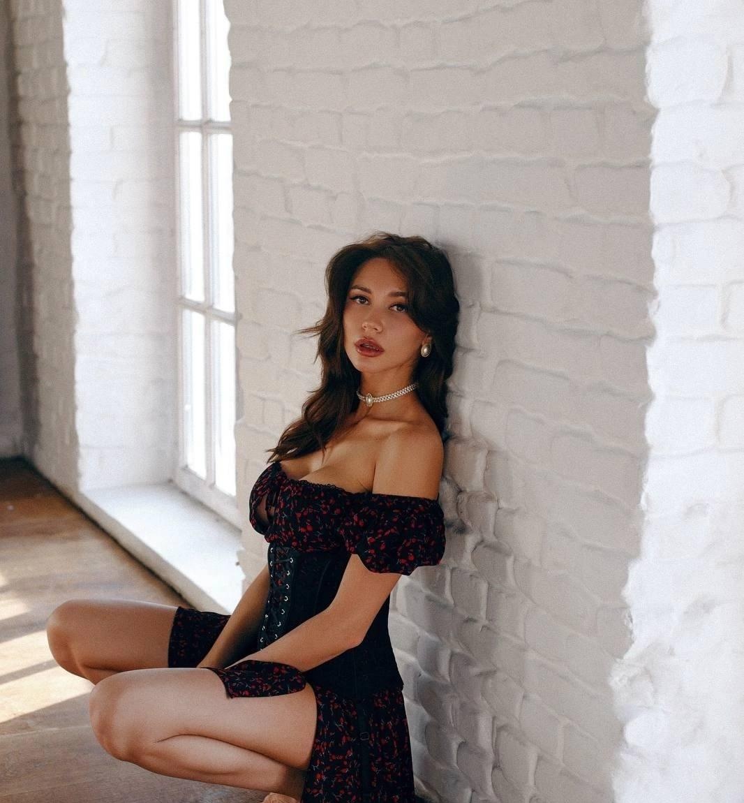 Маргоша привлекальеная девушка из Новомосковска цена от 6000 руб