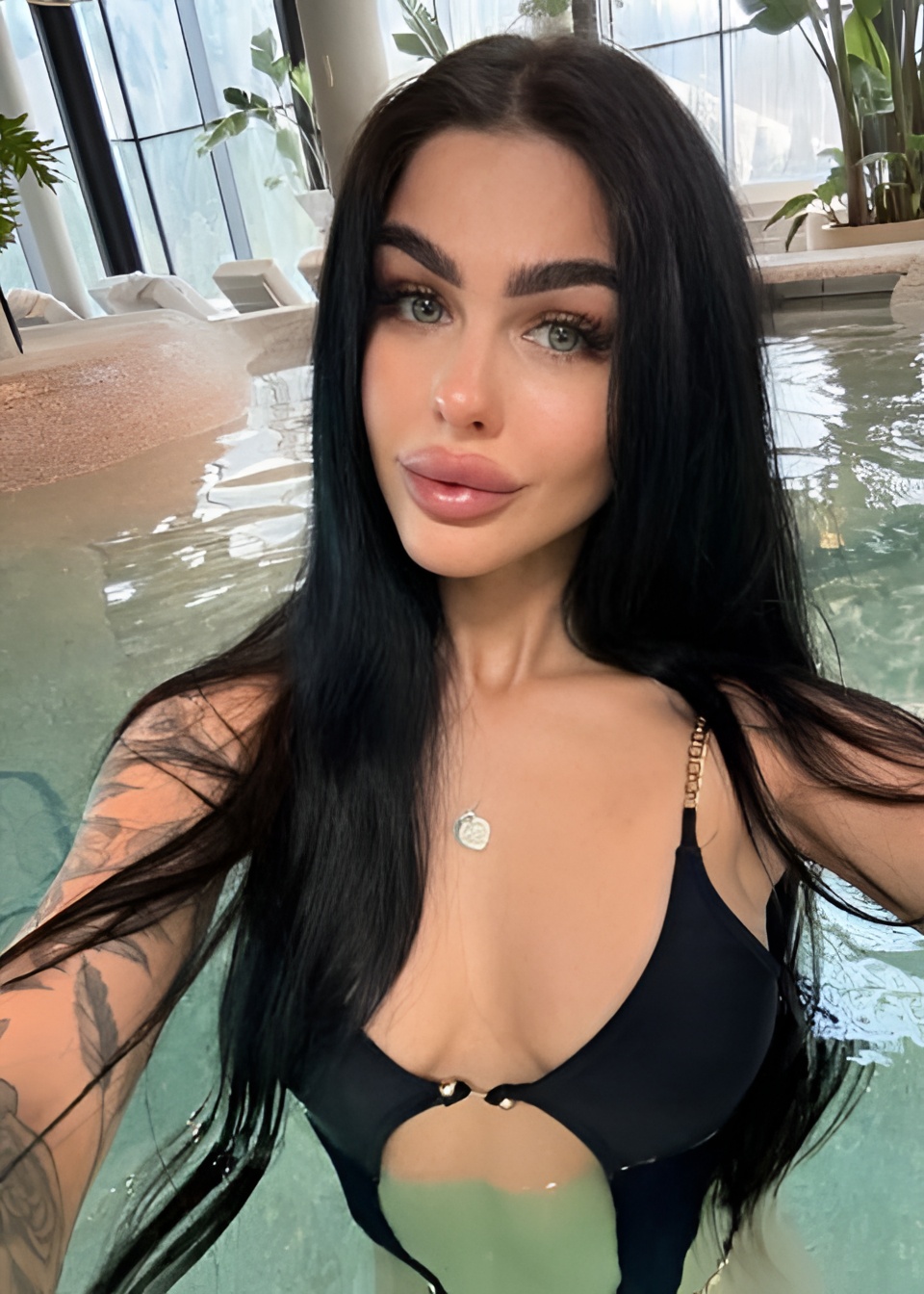 ДАШЕНЬКА привлекательная девушка из Новомосковска цена от 15000 руб