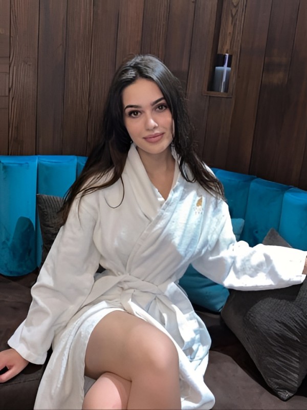 Елизавета привлекательная девушка из Новомосковска цена от 1500 руб