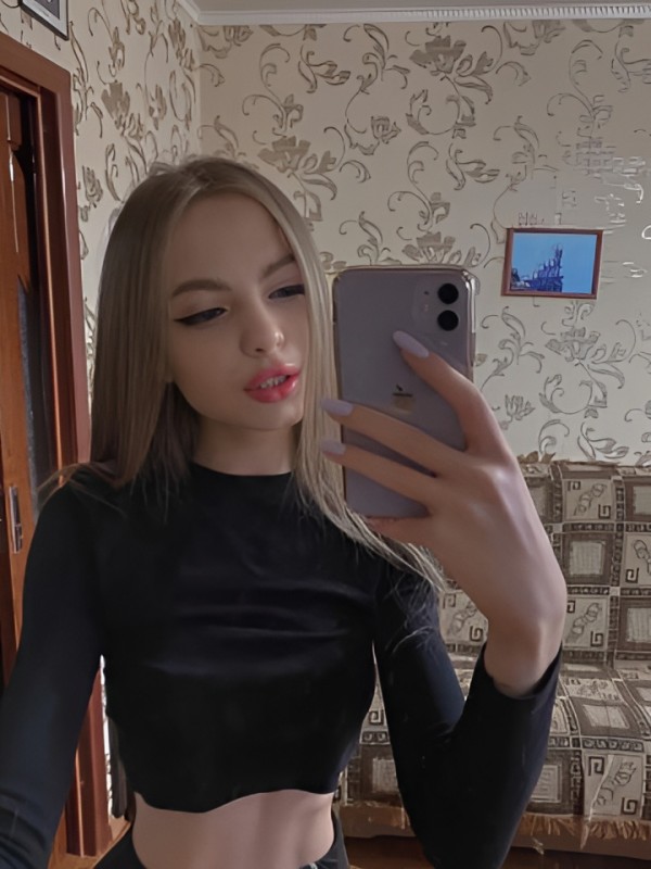 Ева привлекательная девушка из Новомосковска цена от 2500 руб