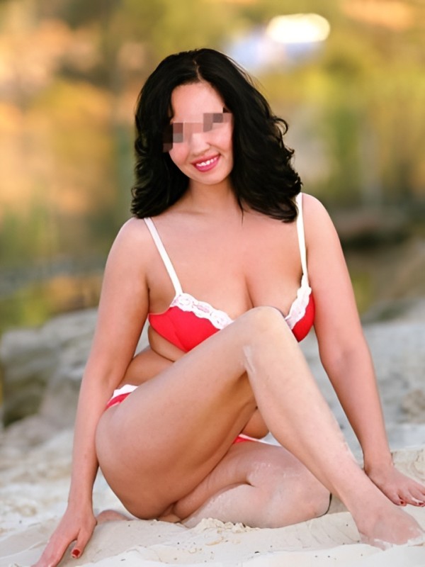 Регина привлекательная девушка из Новомосковска цена от 4000 руб