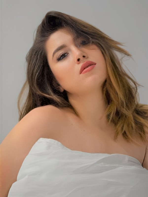 Ульяна привлекательная девушка из Новомосковска цена от 2500 руб