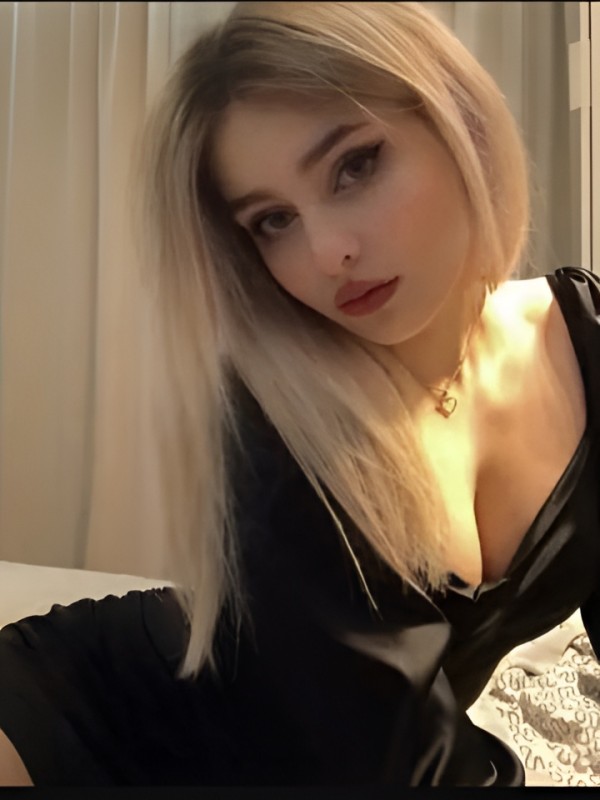 Устинья привлекательная девушка из Новомосковска цена от 10000 руб