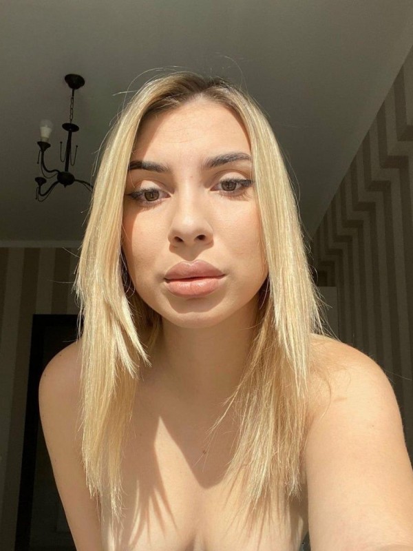 Катька привлекательная девушка из Новомосковска цена от 6000 руб