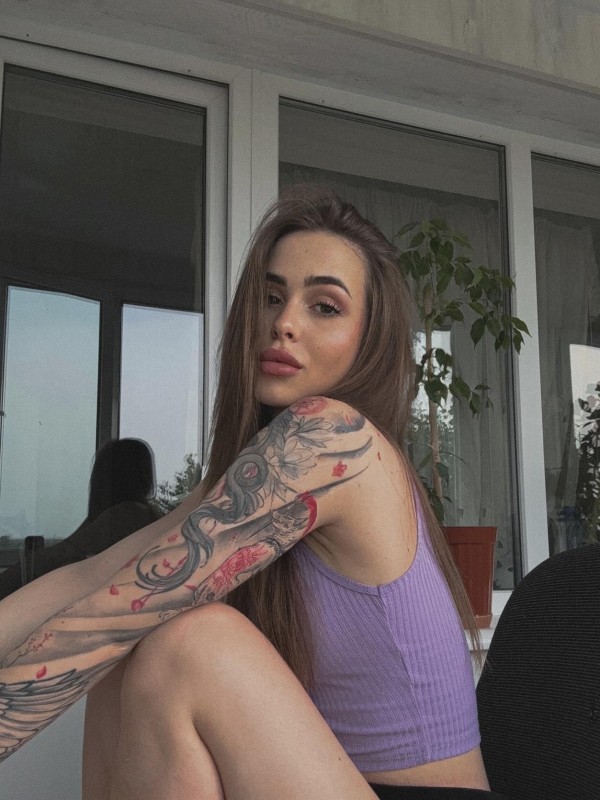 Луиза привлекательная девушка из Новомосковска цена от 6000 руб