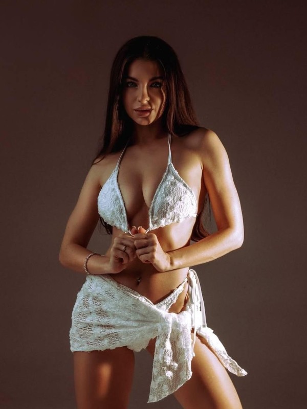 Лолочка привлекательная девушка из Новомосковска цена от 7000 руб